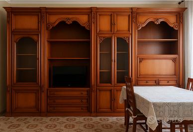 Parete attrezzata classica in legno massello 