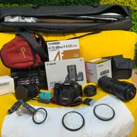 Reflex Canon EOS 77D + 4 obiettivi + accessori