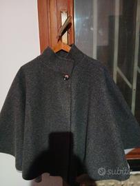 2 mantelline,1 grigia e 1 nera