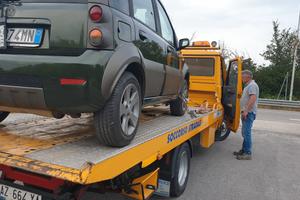 carroattrezzi patente b iveco daily