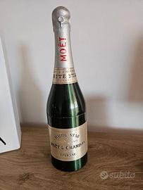 MOET & CHANDON VINTAGE DISPENCER PORTASIGARETTE