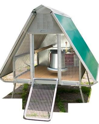 Pollaio Coibentato In Ferro Per 10 Galline