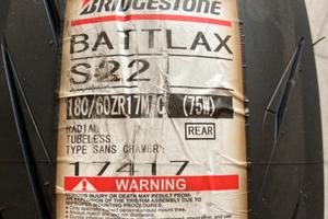 Bridgestone battlax s22