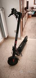 monopattino elettrico NAVEE V25i Pro