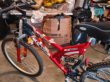 Mountain-bike full suspension