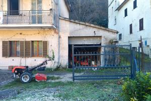 Villa singola con terreno circostante