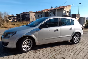 Opel Astra 5 PORTE non funzionante 