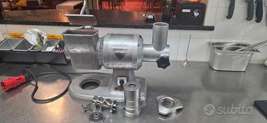 TRITACARNE E GRATTUGIA PROFESSIONALE 