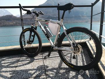 Mtb Giant 
XL