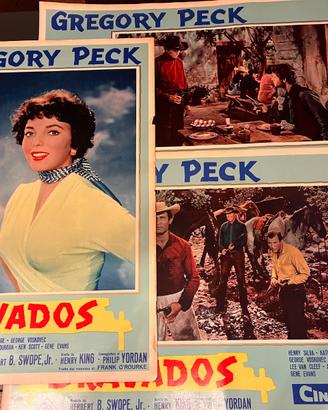 Fotobusta del cinema completa Bravads