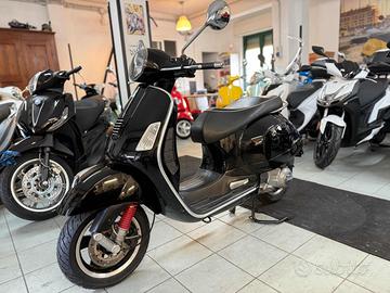 VESPA GTS 300 Super GTS