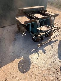 Pianta patate e 2 file con spandiconcime