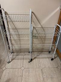 Due carrelli con misure rispettivamente di cm 84 x