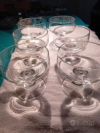 N. 6 bicchieri in vetro a calice