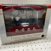 RADIO DANCE AT THE DINER ANIMATA MR CHRISTMAS FUNZ
