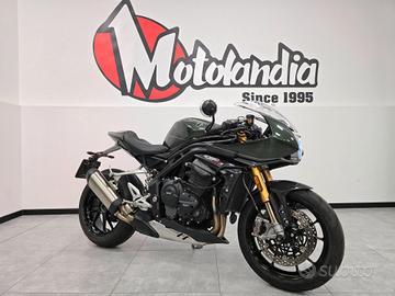 Triumph Speed Triple 1200 RR