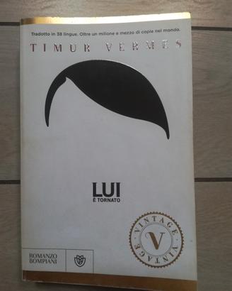 Libro Lui è tornato