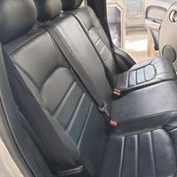 Autovettura jeep cherokee