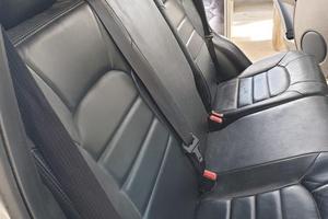 Autovettura jeep cherokee