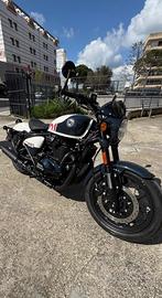 Royal Enfield Shotgun 650 Stencil White