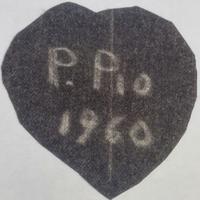 Cuore stoffa “P. Pio 1960” reliquia religiosa