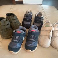 4 paia di scarpe per bimbo taglia 22-23