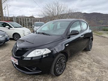 Lancia Ypsilon 1.0 FireFly 5 porte S&S Hybrid Ecoc