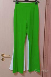 Pantalone elasticizzato a zampa 