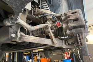 KIT RUOTA ANTERIORE SINISTRO KYRON 200 XDi 2006