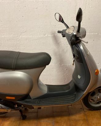Vespa et4 50 del 2003