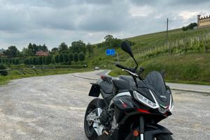 Aprilia tuono 660 factory