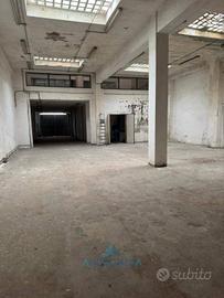 Immobile di 580 m² a Napoli