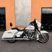 Harley-Davidson 107 Street Glide Special (2017) - 