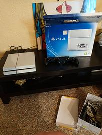 PlayStation 4 con 2 controller
