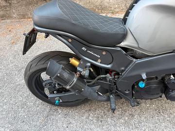 Yamaha preparata cafe racer