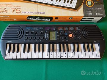 Casio SA 76 mini tastiera – colore nero/grigio