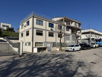 Locale commerciale artigianale uffici - Por...