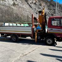 Camion Mercedes 1117 con Gru Effer