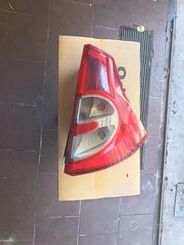 FANALE STOP DX E SX DACIA SANDRO 2010