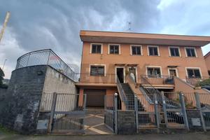 Villa angolare +200 mq di giardino zona Cannizzaro