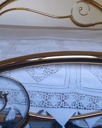 Testiera letto in ottone con rete per materassi 
