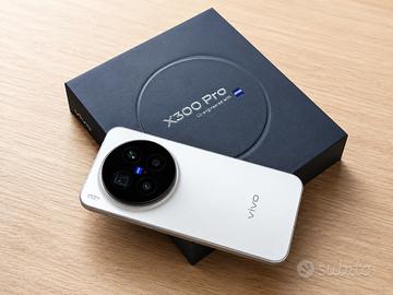 VIVO X300 PRO 16/512 GB  ( 3 cicli di ricarica )