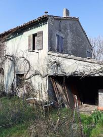 Quattro Castella podere agricolo con casa