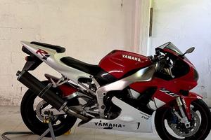 YAMAHA R1 1000 – ANNO 2000 – 21.907 KM ORIGINALI