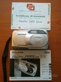 fotocamera digitale Fujifilm FinePix 2400 Zoom