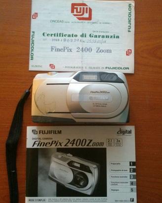fotocamera digitale Fujifilm FinePix 2400 Zoom