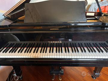 Pianoforte Yamaha mezza coda