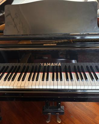 Pianoforte Yamaha mezza coda
