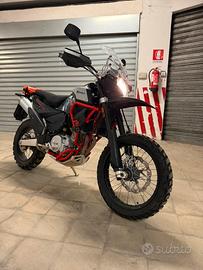 Nuovissima SWM Superdual 650 T