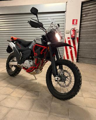 Nuovissima SWM Superdual 650 T